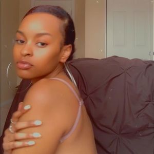 Meet your Posher, Bria